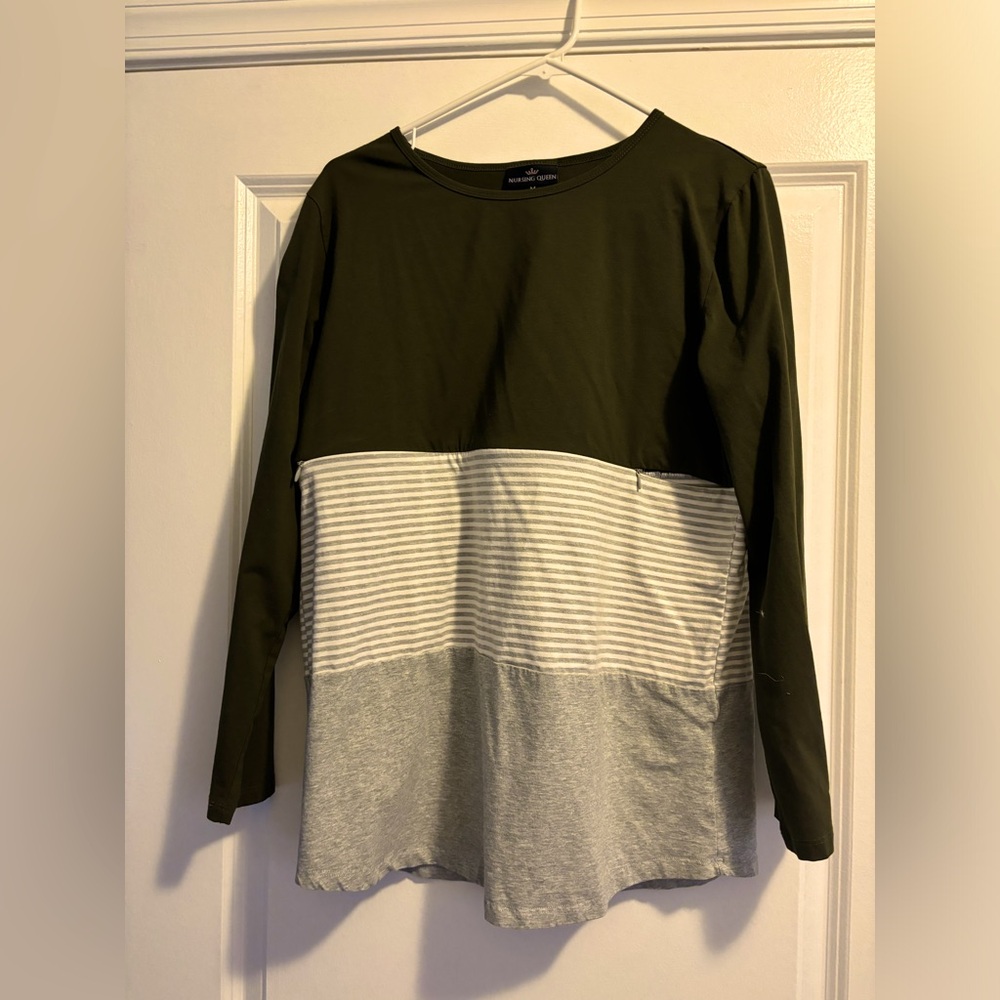 Nursing Queen Medium Long sleeve tee